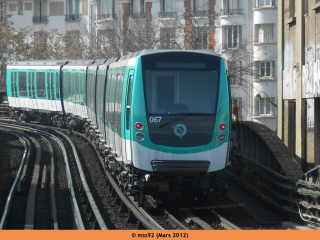 MF01 n°067 sur le viaduc d'Austerlitz en direction de Place d'Italie