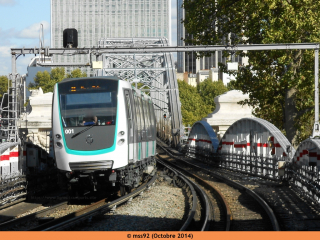 MF01 n°001 arrivant à Gare d'Austerlitz