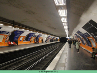 Station Montparnasse-Bienvenüe (ligne 6)