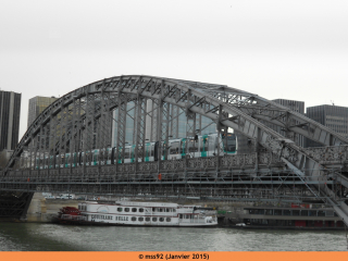 MF01 en livrée STIF sur le viaduc d'Austerlitz